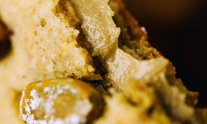 Domori - creams - pistachio - closeup cookie